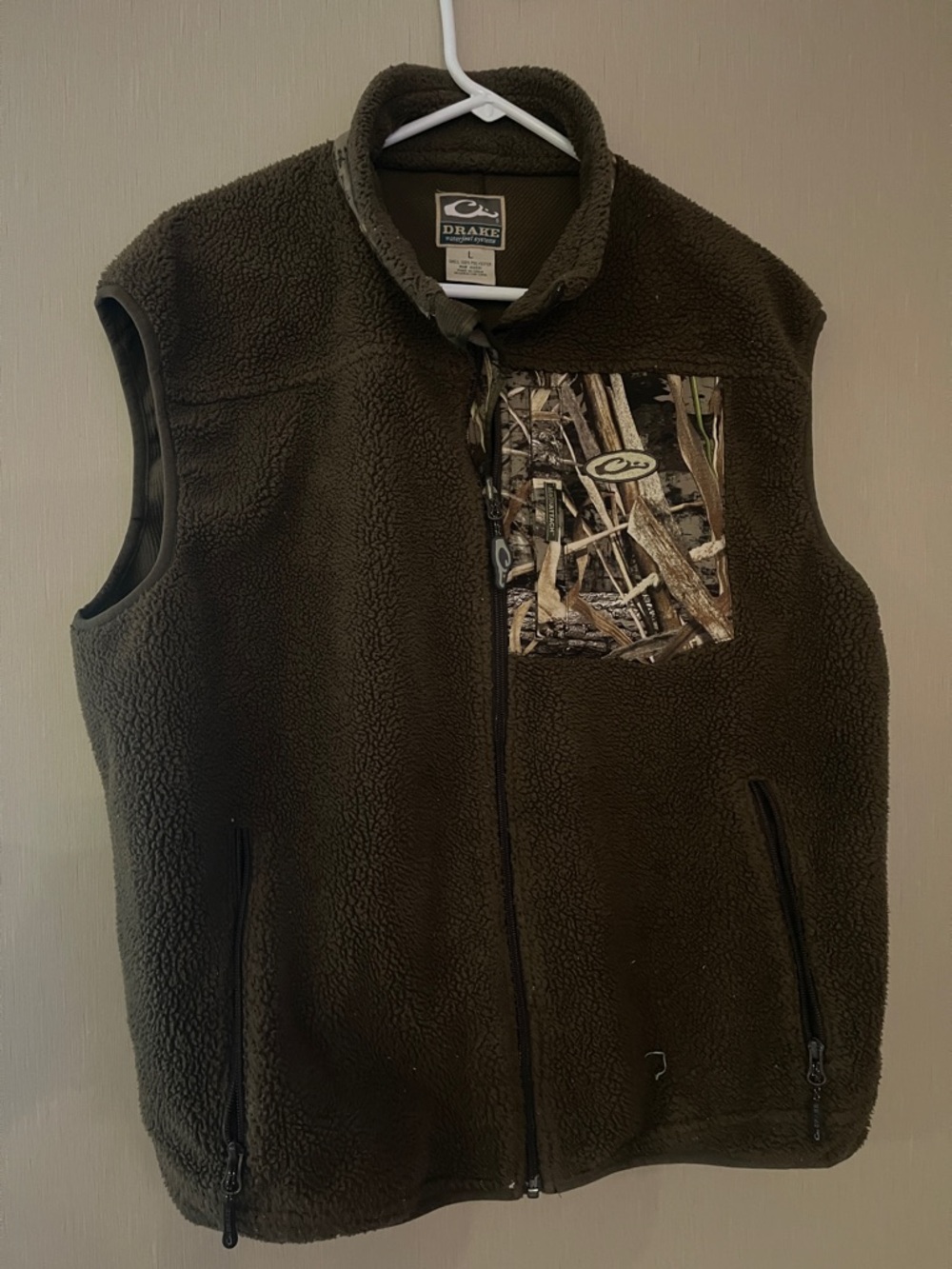 Drake Waterfowl large Olive Green Fleece Vest with Camo Pocket